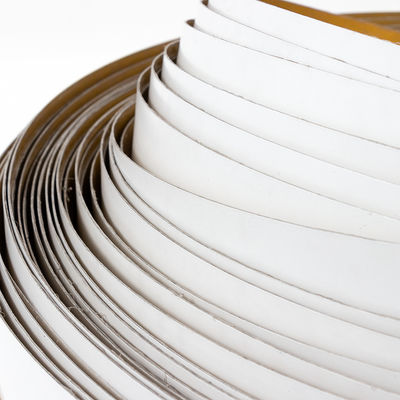 Elegante tapa de canles con tapa de aluminio perfecta para señales al aire libre